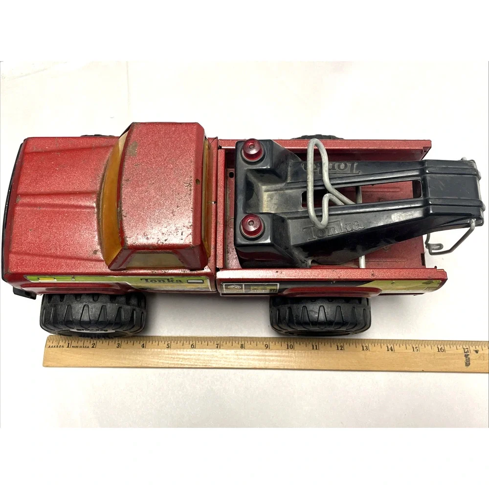 Vintage Tonka 24 HR Towing Monster Truck Red Tow Truck Pressed Steel Toy 15